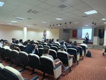 An information meeting was held with our intern physician candidates.