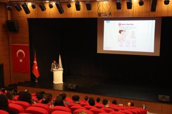 Fakültemizde “Fark Et, Erken Yakala: Meme Kanserinde Bir Adım Önde Ol” Etkinliği Düzenlendi
